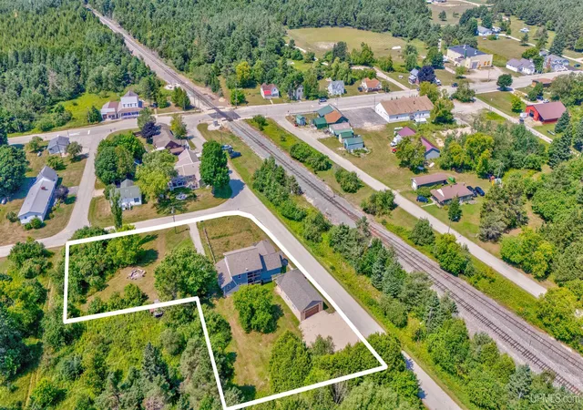 4th image of W16369 Pine St, Gould City, MI 49838 | MLS# 50204603