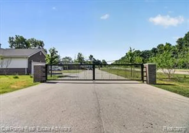 Listing Photo 4 - Condo for sale in building located at 26640 Orch Lake Rd, Farmington Hills, MI 48334
