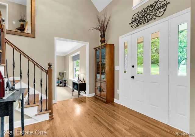 2nd image of 714 Heritage Dr, Milford, MI 48381 | MLS# 61018879