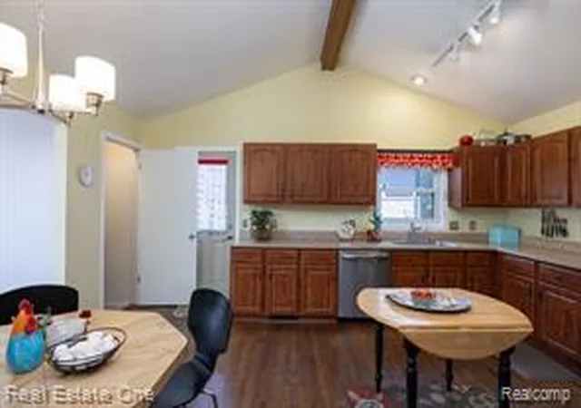 Homes for sale in Rochester Hills, MI | 986 River Bend Dr, Rochester Hills, MI 48307 | MLS# 61008727