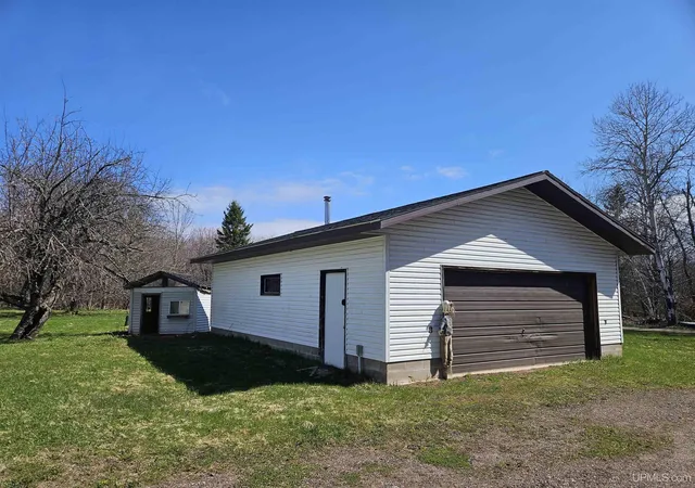 Homes for sale in Ontonagon, MI | 16672 Lakeshore Dr, Ontonagon, MI 49953 | MLS# 50206736