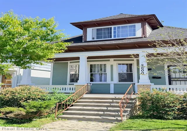 Homes for sale in Hamtramck, MI | 2600 Zinow St, Hamtramck, MI 48212 | MLS# 61002362
