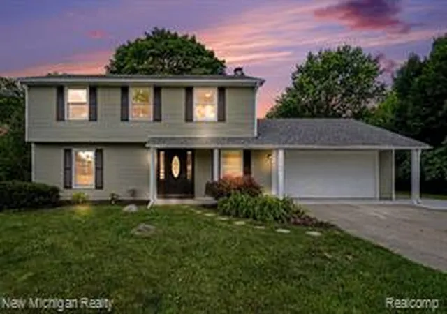 1st image of 1105 Woodnoll Dr, Flint, MI 48507 | MLS# 61006131