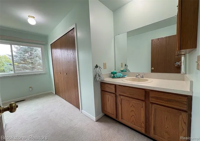 Listing Photo 2 - Condo for sale in building located at 62401 Raleigh Ct, South Lyon, MI 48178 - Unit #4