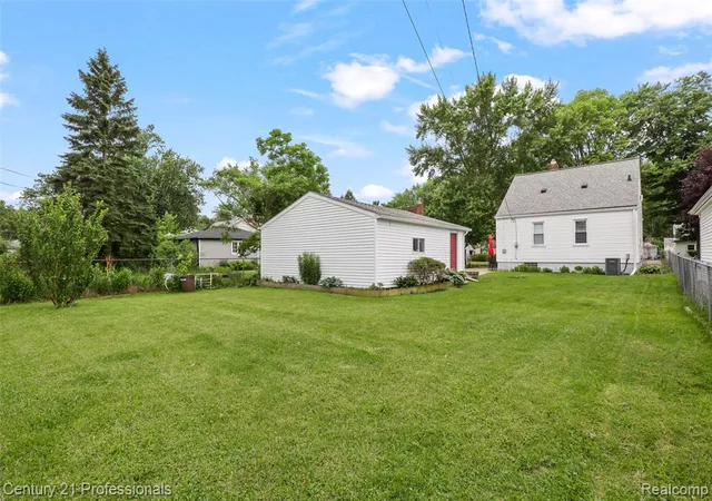 Homes for sale in Clawson, MI | 115 Gargantua Ave, Clawson, MI 48017 | MLS# 61003852