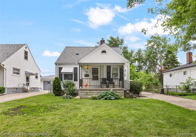 Homes for sale in Clawson, MI | 115 Gargantua Ave, Clawson, MI 48017 | MLS# 61003852