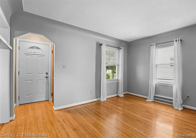 Homes for sale in Clawson, MI | 115 Gargantua Ave, Clawson, MI 48017 | MLS# 61003852