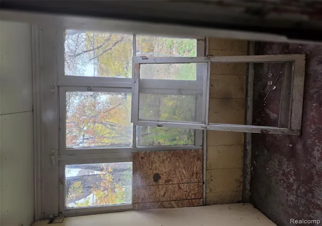 16th image of 5852 Rohns St, Detroit, MI 48213 | MLS# 60952801