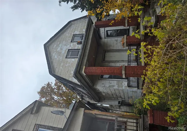 1st image of 5852 Rohns St, Detroit, MI 48213 | MLS# 60952801