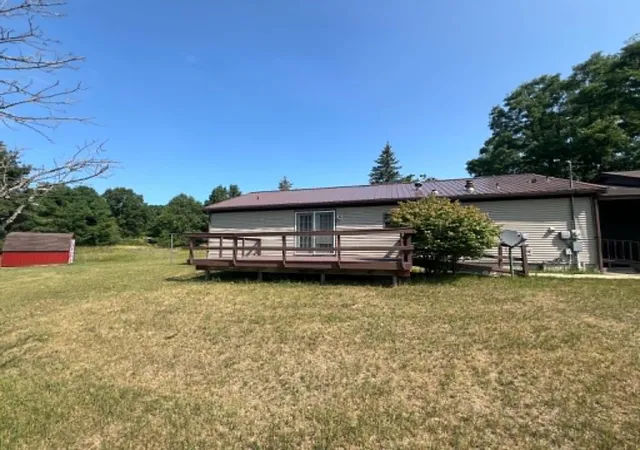 Photo 3 of Single family home for sale at 820 Old County Farm Rd, Harrison, MI 48625 | MLS# 50216090 | Listing updated on 2026-08-27