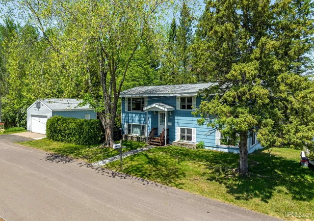 2nd image of 1004 Baltic Ave, Houghton, MI 49931 | MLS# 50211555