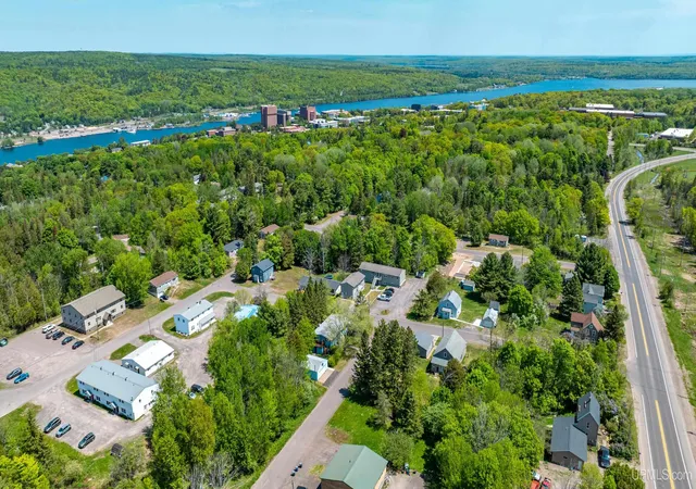 5th image of 1004 Baltic Ave, Houghton, MI 49931 | MLS# 50211555
