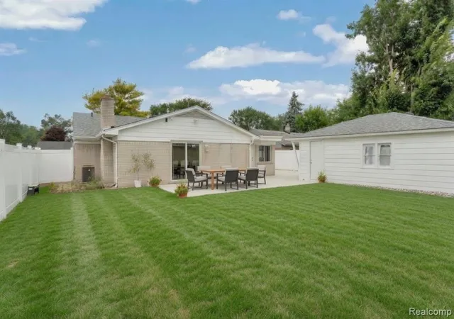 Photo 4 of Single family home for sale at 25452 Miracle Dr, Madison Heights, MI 48071 | MLS# 61015728 | Listing updated on 2026-09-03