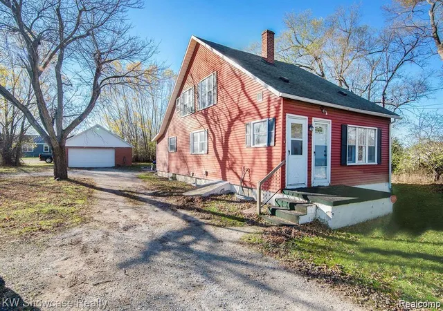 Homes for sale in Grand Blanc, MI | 1261 W Grand Blanc Rd, Grand Blanc, MI 48439 | MLS# 60366976
