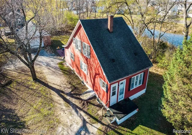 Homes for sale in Grand Blanc, MI | 1261 W Grand Blanc Rd, Grand Blanc, MI 48439 | MLS# 60366976