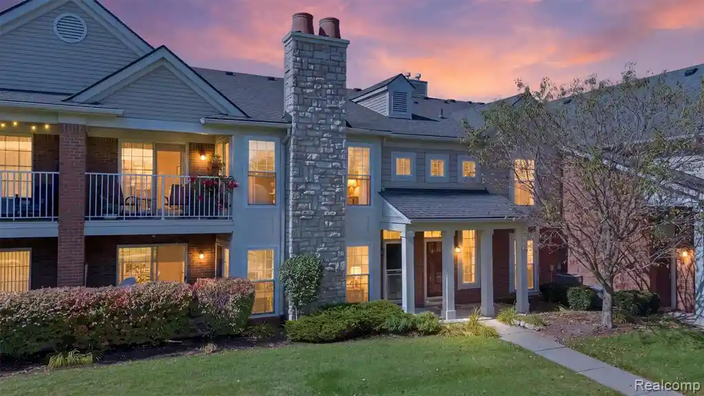 Condo for sale at 28259 Oakmonte Cir, New Hudson, MI 48165 | MLS# 61029754