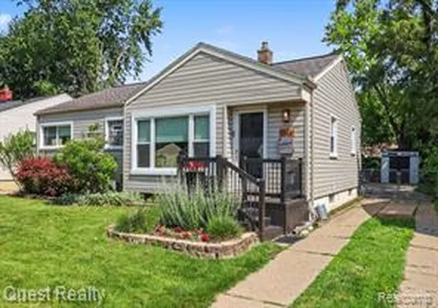 Homes for sale in Royal Oak, MI | 1529 Amelia Ave, Royal Oak, MI 48073 | MLS# 61008928