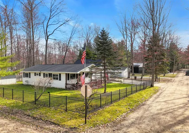 Homes for sale in Roscommon, MI | 144 Canton St, Roscommon, MI 48653 | MLS# 60991071