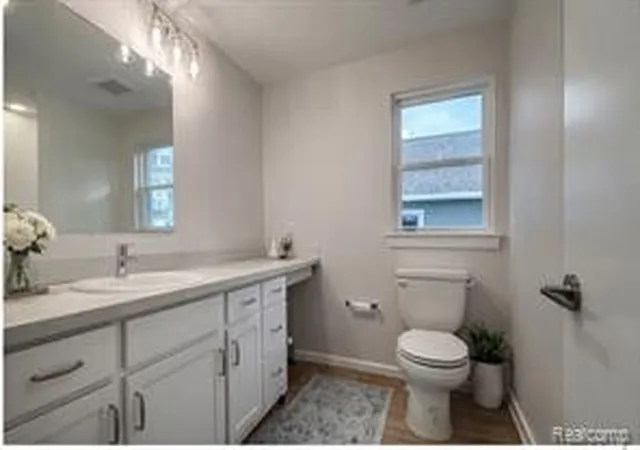 5th image of 223 N Grove St #5, Ypsilanti, MI 48198 | MLS# 61009003