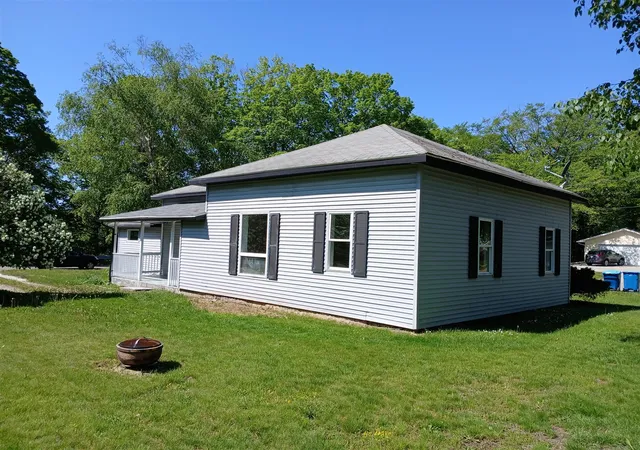 2nd image of 409 S Scott St, Scottville, MI 49454 | MLS# 70535159