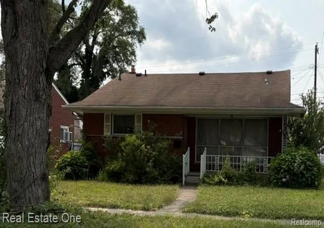 Photo 1 of Sale Pending at 8355 Winston Ln, Dearborn Heights, MI 48127 1345 | MLS# 61025306 | Listing updated on 2026-09-03