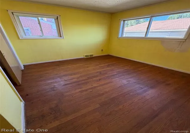 Photo 3 of Sale Pending at 8355 Winston Ln, Dearborn Heights, MI 48127 1345 | MLS# 61025306 | Listing updated on 2026-09-03