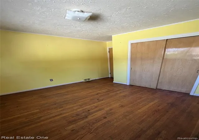 Photo 3 of Sale Pending at 8355 Winston Ln, Dearborn Heights, MI 48127 1345 | MLS# 61025306 | Listing updated on 2026-09-03