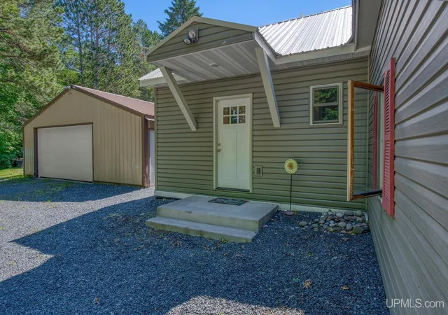 Photo 3 of Single family home for sale at 6622 W Us 2 Hwy, Hurley, WI 54534 | MLS# 50215092 | Listing updated on 2026-07-16