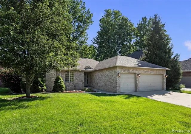 3rd image of 21527 Tangel Dr, Macomb, MI 48044 | MLS# 61023154