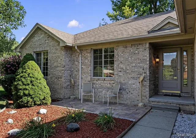 4th image of 21527 Tangel Dr, Macomb, MI 48044 | MLS# 61023154