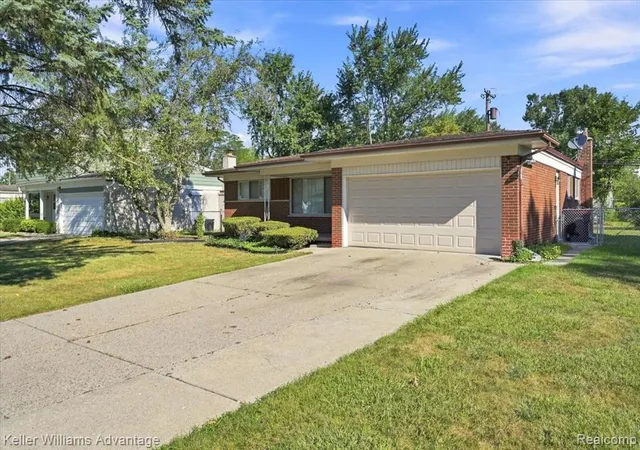 Photo 2 of Single family home for sale at 17200 Evans St, Southfield, MI 48076 1268 | MLS# 61025115 | Listing updated on 2026-08-30
