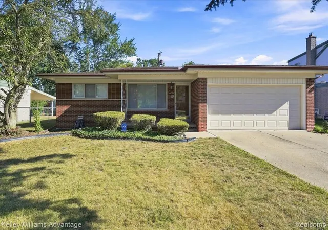 Photo 3 of Single family home for sale at 17200 Evans St, Southfield, MI 48076 1268 | MLS# 61025115 | Listing updated on 2026-08-30