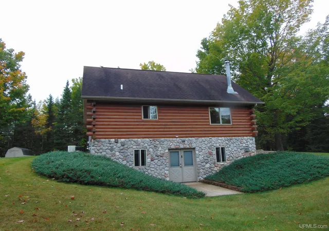 Photo 4 of Single family home for sale at 2792 County Line Rd, Vulcan, MI 49892 | MLS# 50190053 | Listing updated on 2026-09-29