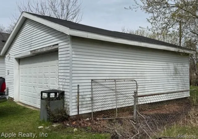 3rd image of 508 Ditmar & 505 Luther, Pontiac, MI 48341 | MLS# 60986764