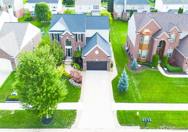 Photo 3 of Single family home for sale at 48806 Michaywe Dr, Macomb, MI 48044 2307 | MLS# 61025090 | Listing updated on 2026-08-28