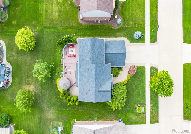 Photo 3 of Single family home for sale at 48806 Michaywe Dr, Macomb, MI 48044 2307 | MLS# 61025090 | Listing updated on 2026-08-28