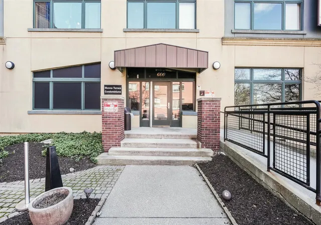 Homes for sale in Grand Rapids, MI | 600 Monroe Ave #210, Grand Rapids, MI 49503 | MLS# 70462546