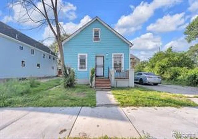 Homes for sale in Hamtramck, MI | 2124 Halleck St, Hamtramck, MI 48212 4205 | MLS# 61009188