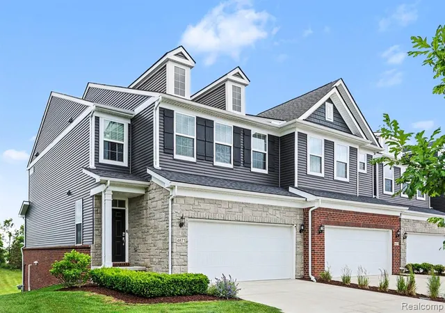 Homes for sale in Lake Orion, MI | 4871 Broomfield Wy, Lake Orion, MI 48359 | MLS# 61004081