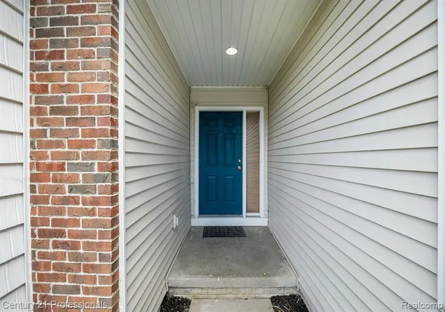Photo 4 of Condo for sale at 3305 Grove Ln, Auburn Hills, MI 48326 3979 | MLS# 61003569 | Listing updated on 2026-10-04