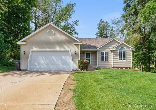 Homes for sale in Hastings, MI | 1683 Pinehill Dr, Hastings, MI 49058 | MLS# 70537661