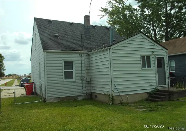Homes for sale in Roseville, MI | 25627 Paige St, Roseville, MI 48066 3712 | MLS# 60966849