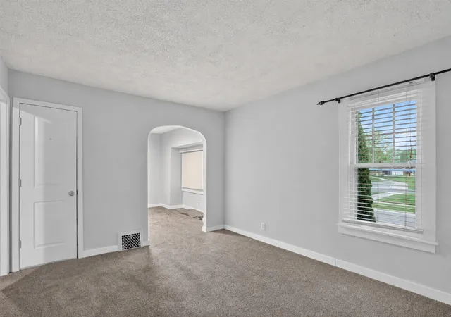 Homes for sale in Lansing, MI | 2533 S Washington Ave, Lansing, MI 48910 | MLS# 70531714