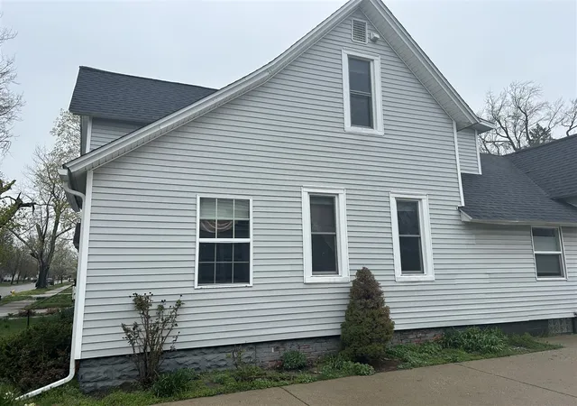 Listing Photo 2 - Condo for sale in building located at 45 E 18th St, Holland, MI 49423 - Unit #