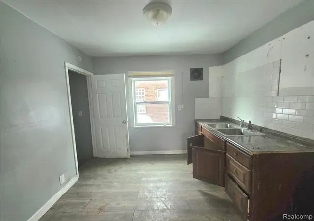 4th image of 15241 Eastburn St, Detroit, MI 48205 | MLS# 60970061