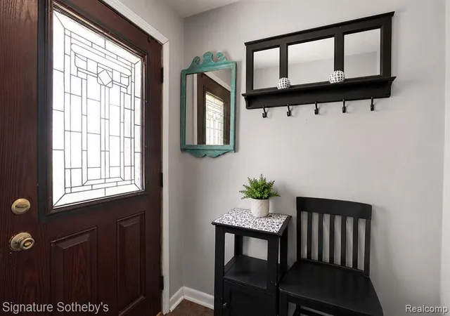 Photo 2 of Single family home for sale at 28300 Oakley St, Livonia, MI 48154 3922 | MLS# 61010655 | Listing updated on 2026-10-29