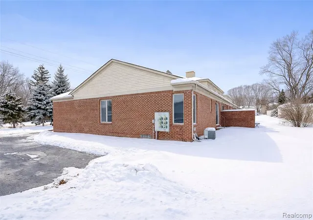 Homes for sale in Westland, MI | 6170 N Newburgh Rd, Westland, MI 48185 2088 | MLS# 60965241
