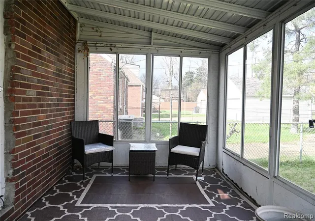 4th image of 19330 Tracey St, Detroit, MI 48235 1738 | MLS# 60981948