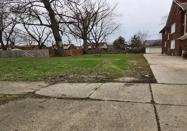 Homes for sale in Detroit, MI | 6111 Yorkshire Rd, Detroit, MI 48224 | MLS# 60383555