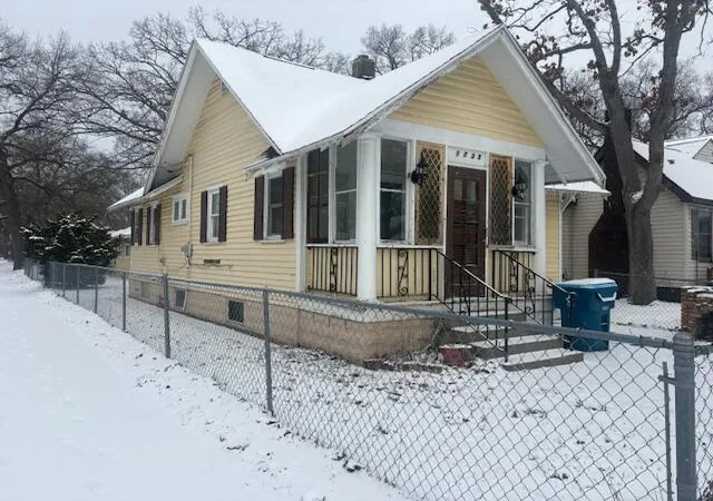 Homes for sale in Muskegon, MI | 1735 Superior St, Muskegon, MI 49442 | MLS# 70520486